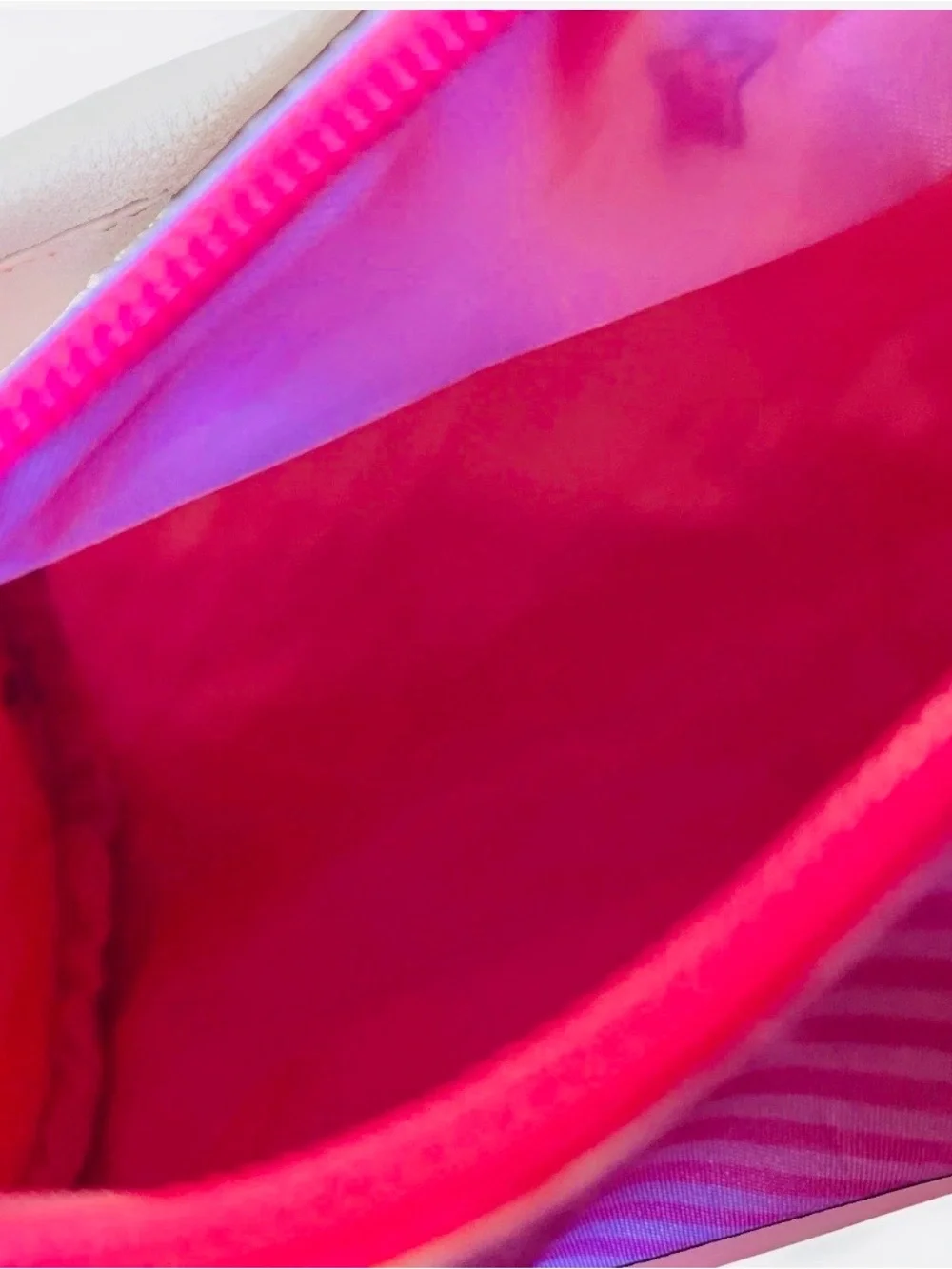 L.O.L. Surprise! bright pink